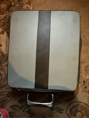 mașină de scris de colecție Olivetti Lettera 22