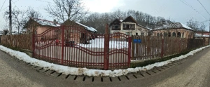 Casa si teren de vanzare într-o zonă înconjurată de păduri si aer curat, lângă orașul Găești 