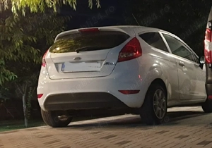 De vanzare 2 autoturisme Ford Fiesta 2009-2010 benzina 1.25 - imagine 4