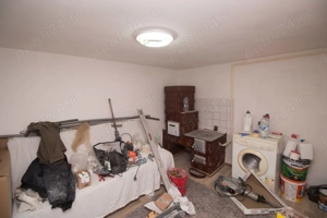 Casa de vanzare in Poiana Tapului   vedere la munte, renovata - imagine 2