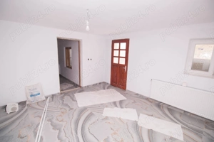 Casa de vanzare in Poiana Tapului   vedere la munte, renovata - imagine 5