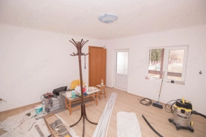 Casa de vanzare in Poiana Tapului   vedere la munte, renovata - imagine 7