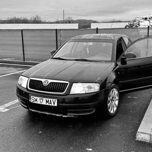 skoda superb  - imagine 4