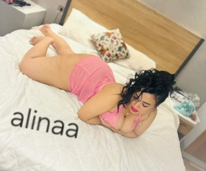 Nouă in oras brunetă pufoasă!!