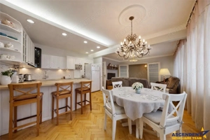 Film 3D! Proprietate regim special, 3bai, balcon, mobilat, accesorizat, Central, Brasov