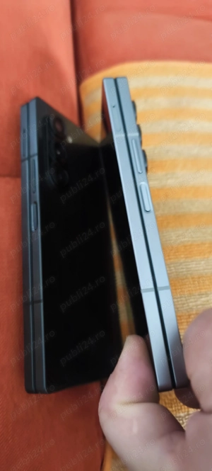 Samsung Z Fold 6 Crafted Black și Silver Shadow - imagine 3