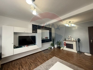 Casă / Vilă cu 5 camere de vânzare - imagine 4