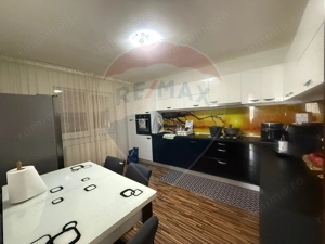 Casă / Vilă cu 5 camere de vânzare - imagine 9