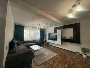 Casă / Vilă cu 5 camere de vânzare - imagine 3