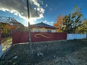 Casa batraneasca din caramida de vanzare si 4500 mp teren Negri Bacau - imagine 2