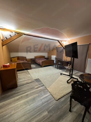 Casă / Vilă cu 7 camere de vânzare - imagine 6