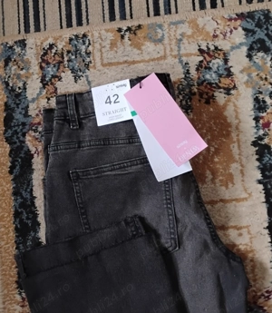 Vând blugi pentru bărbați