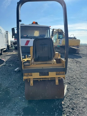 Vibrocompactor Cat CB-214C - imagine 2