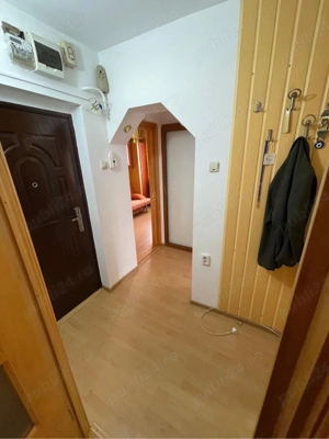 Vand apartament 3 camere, etaj 3-Zona Nord-Unitatea Militara, Vaslui - imagine 2
