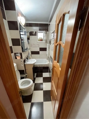 Vand apartament 3 camere, etaj 3-Zona Nord-Unitatea Militara, Vaslui - imagine 9