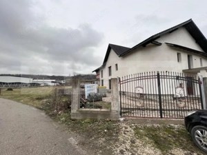 Pensiune în construcție cu potențial turistic și teren generos. 420mp utili  - imagine 2