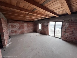 Pensiune în construcție cu potențial turistic și teren generos. 420mp utili  - imagine 19