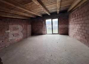 Pensiune în construcție cu potențial turistic și teren generos. 420mp utili  - imagine 18