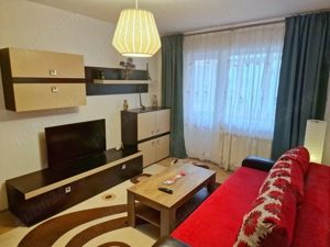 Inchiriez Apartament cu 2 Camere in Campina, Central