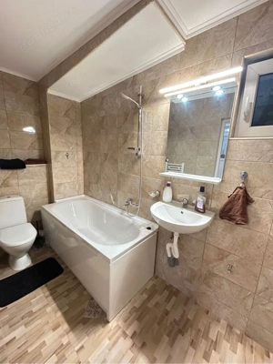 cameră retro langă cel mai frumos parc - imagine 2