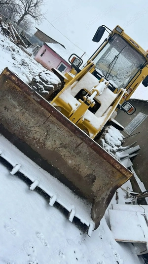 Vând sau schimb Buldoexcavator Komatsu WB98A 