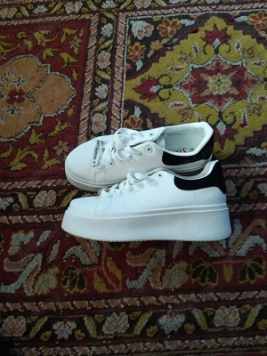 adidași damă NR 38 ( nu trimit prin curier sau poștă 