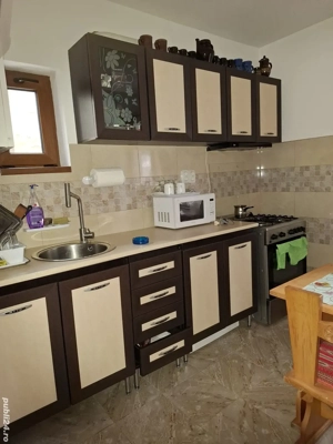 Sinaia,doua proprietati garsoniera in curte si apartament in vila zona Peles str.Furnica - imagine 3
