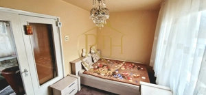 Inchiriez apartament cu 2 camere,clima centrala, zona Calea Sagului/ 300 euro.