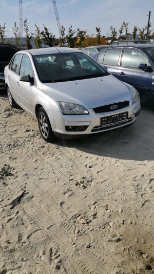 Dezmembrez Ford Focus 2, bara capota aripa far trager usa Ford Focus 2 