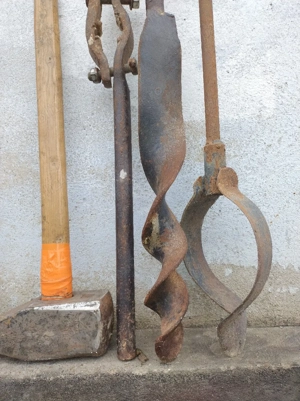 Scule forat-foraj pompe de apa din țeavă 