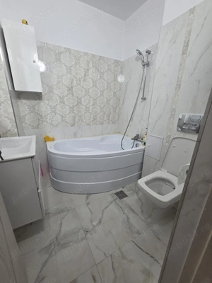 Apartament 3 camere, Etaj 3 8, bloc 1993, renovat complet - imagine 8