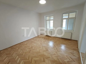 Apartament 2 camere de inchiriat - Str Alexandru Xenopol - comision 0