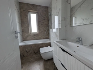 Ap.2 cam- 54 mp - Giroc-Zona Eso - Bloc nou- Decomandat- Bucatarie inchisa- Etaj 2 - Parcare inclusa - imagine 3