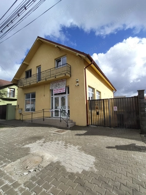 Închiriez spațiu comercial 