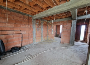 Casa individuala impartita in 2 apartamente | Ianova - imagine 9