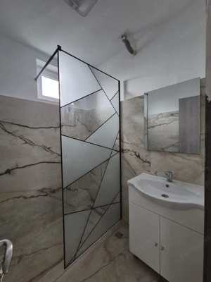 Apartament 4 camere de vânzare  Sector 6, Str. Apusului - 105 000 euro