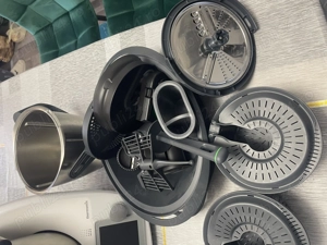 Thermomix TM6 + 2 boluri, ca nou, folosit de 3 ori