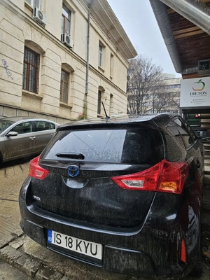 Toyota Auris 1.8 Hibrid - imagine 4