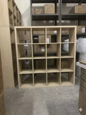 Vand etajera Kallax 147x147 centimetri