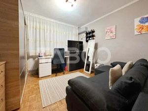 De vanzare apartament 2 camere vedere panoramica spre oras  - imagine 3