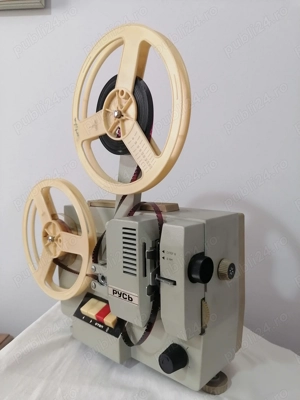 Proiector film 8 mm Pycb