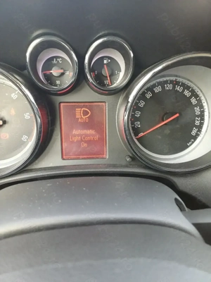 Vând Opel Astra J, 2011, 191000 Km reali, unic  proprietar - imagine 8