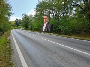 Resita,5561 mp.Teren INTRAVILAN Km.8,la Sosea 10 Euro mp..