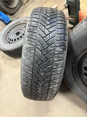 Vand pneuri iarna stare buna  215 /65 r16