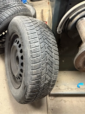 Vand pneuri iarna stare buna  215 /65 r16 - imagine 5