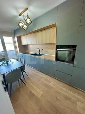 Apartament, 59.5 mp, bucatarie inchisa, 2 dormitoare, parcare, zona centrala