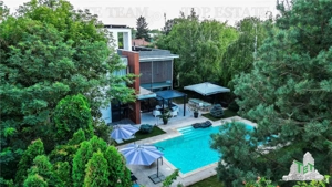 Vila premium cu 7 camere, piscina privata si terasa de 90 mp, situata in Otopeni
