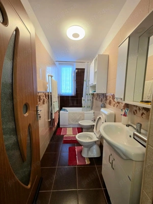 De vanzare apartament cu 3 camere, renovat, mobilat și utilat 73.500euro - imagine 2