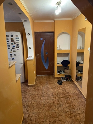 Apartament 2 camere de vanzare , Micro 17 , etaj 4 , 62.900 euro neg. - imagine 2