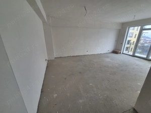 Vand apartament compus din 2 camere, hol, baie ,bucătărie si balcon, semifinisat Str. Liviu Rebreanu - imagine 4